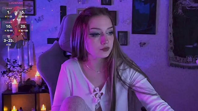 Snapshot of LiliLuna chatting on 7, 7, 2026 LiliLuna online show from 7, 7, 2026