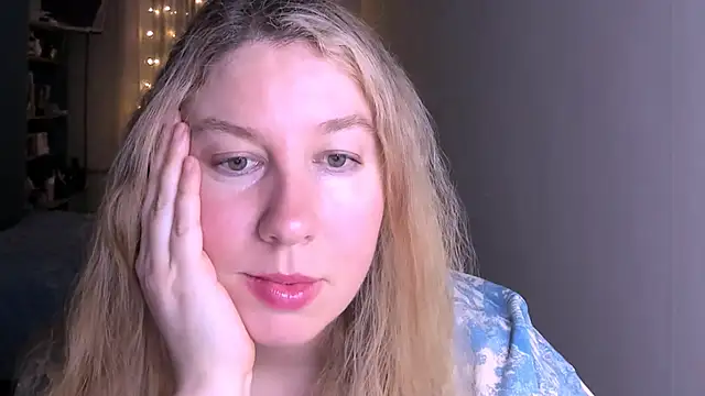 Snapshot of NancySanders chatting on 5, 4, 2026 NancySanders online show from 5, 4, 2026