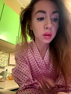 Snapshot of MarinaDiva11_74 chatting on 12, 9, 2025 MarinaDiva11 74 online show from 12, 9, 2025