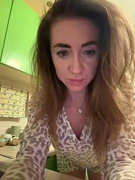 Snapshot of MarinaDiva11_74 chatting on 28, 10, 2025 MarinaDiva11 74 online show from 28, 10, 2025