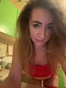 Snapshot of MarinaDiva11_74 chatting on 30, 10, 2025 MarinaDiva11 74 online show from 30, 10, 2025