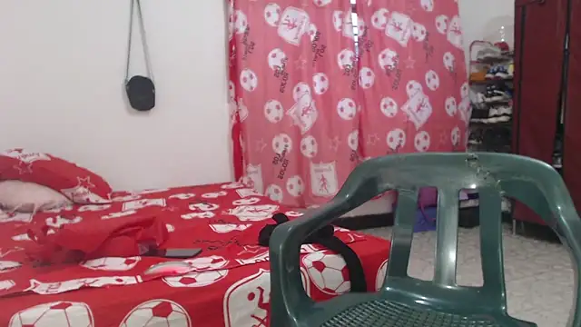 Snapshot of couplehotfantasies chatting on 10, 10, 2025 couplehotfantasies online show from 10, 10, 2025