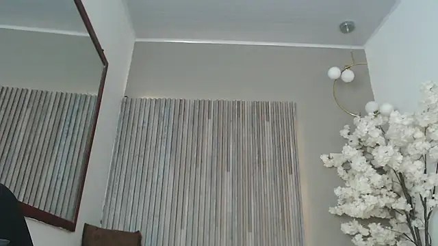 Michellee 20 online show from 27, 9, 2025