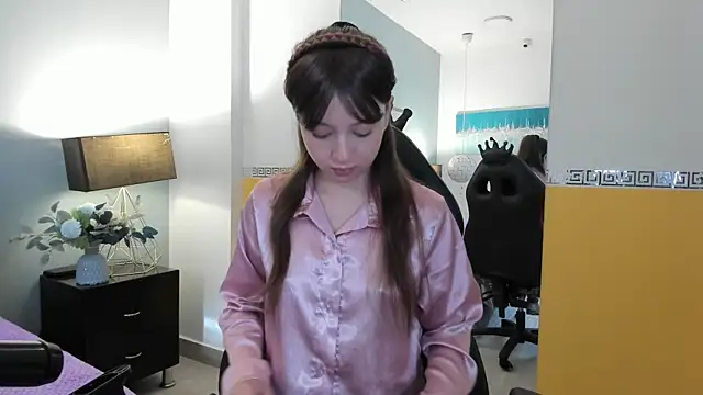 Snapshot of VioletaNova chatting on 23, 4, 2026 VioletaNova online show from 23, 4, 2026
