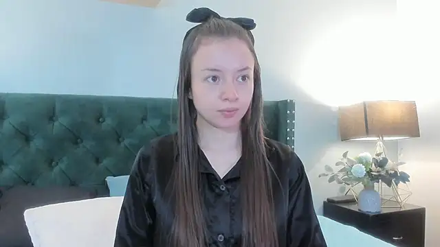 Snapshot of VioletaNova chatting on 18, 5, 2026 VioletaNova online show from 18, 5, 2026