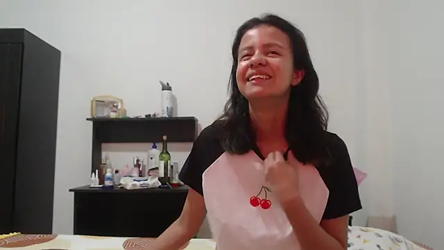 nathaly jones  online show from 25, 5, 2026