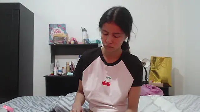 Snapshot of nathaly_jones_ chatting on 3, 6, 2026 nathaly jones online show from 3, 6, 2026