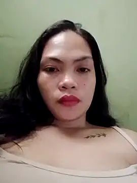 Snapshot of missluvv chatting on 23, 10, 2025 missluvv online show from 23, 10, 2025