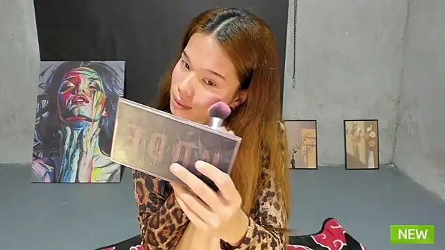 Colette Thompson online show from 21, 10, 2025