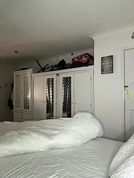 Snapshot of AroraAngel chatting on 17, 10, 2025 AroraAngel online show from 17, 10, 2025