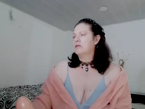 Snapshot of ArdienteBetania chatting on 10, 9, 2025 ArdienteBetania online show from 10, 9, 2025