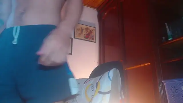 Snapshot of RuiMaddoox chatting on 12, 10, 2025 RuiMaddoox online show from 12, 10, 2025