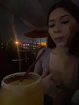 Snapshot of Melody-baby chatting on 28, 11, 2025 Melody-baby online show from 28, 11, 2025