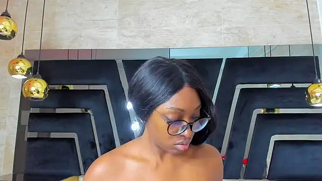 YallianaBrooks online show from 19, 6, 2026