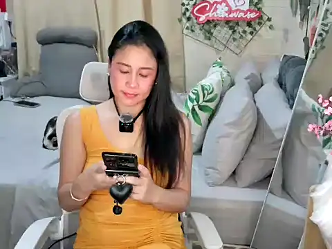 Shiawase1125 online show from 24, 9, 2025