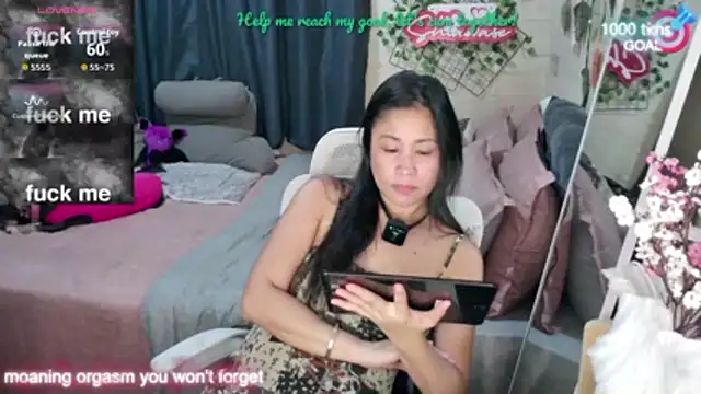 Shiawase1125 online show from 15, 10, 2025