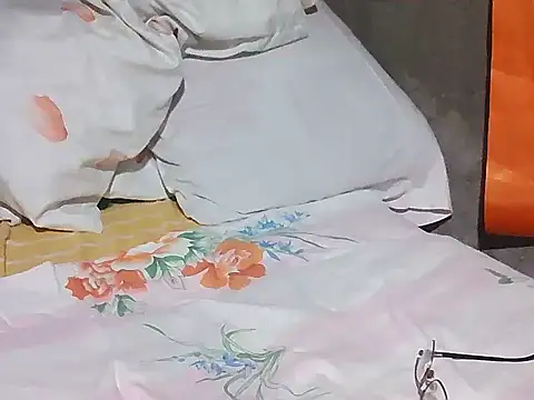 Snapshot of Mayumie05 chatting on 19, 12, 2025 Mayumie05 online show from 19, 12, 2025