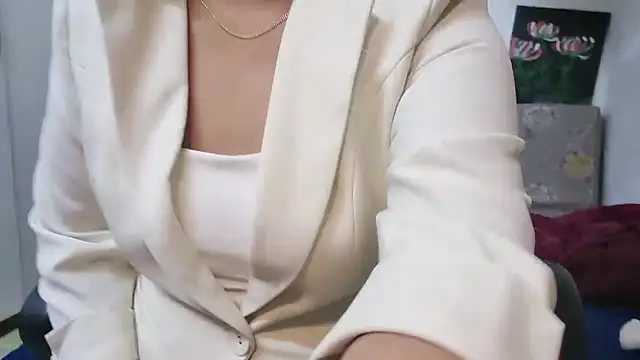 Snapshot of MichiLovely chatting on 15, 12, 2025 MichiLovely online show from 15, 12, 2025