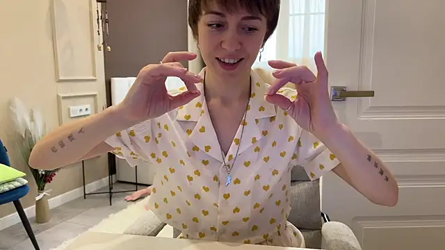 daniellia  online show from 2, 2, 2026