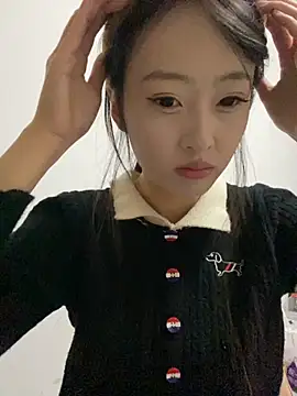 MengMeng0515 online show from 19, 11, 2025