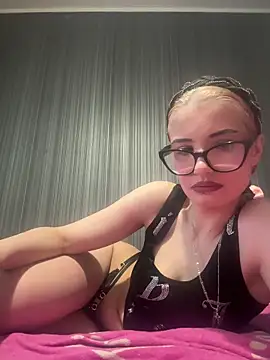 Larra69 online show from 10, 6, 2026