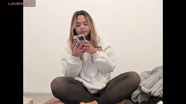 Snapshot of saika_blush chatting on 6, 10, 2025 saika blush online show from 6, 10, 2025