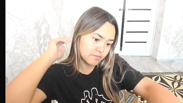 saika blush online show from 18, 11, 2025