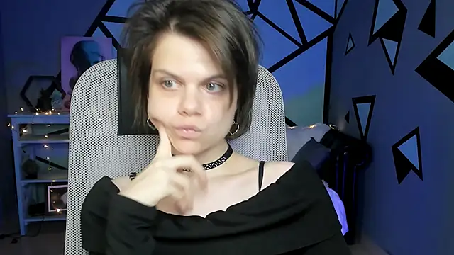 Snapshot of EllieMurler chatting on 3, 10, 2025 EllieMurler online show from 3, 10, 2025