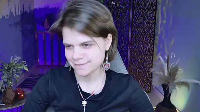 Snapshot of EllieMurler chatting on 7, 10, 2025 EllieMurler online show from 7, 10, 2025