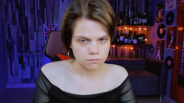 Snapshot of EllieMurler chatting on 9, 10, 2025 EllieMurler online show from 9, 10, 2025