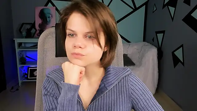 Snapshot of EllieMurler chatting on 15, 10, 2025 EllieMurler online show from 15, 10, 2025