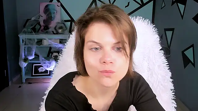 Snapshot of EllieMurler chatting on 18, 10, 2025 EllieMurler online show from 18, 10, 2025