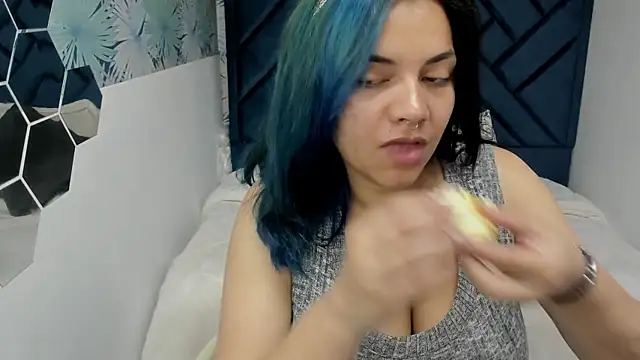 Snapshot of Kiara_Cruz__ chatting on 20, 9, 2025 Kiara Cruz   online show from 20, 9, 2025