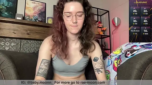 Snapshot of rae_moonn chatting on 28, 9, 2025 rae moonn online show from 28, 9, 2025