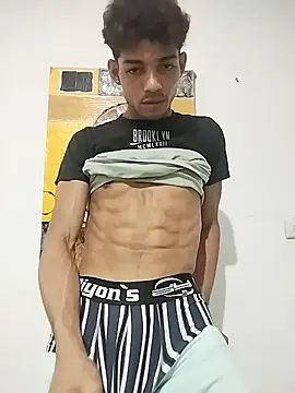 Snapshot of Brayanellatino chatting on 27, 3, 2026 Brayanellatino online show from 27, 3, 2026