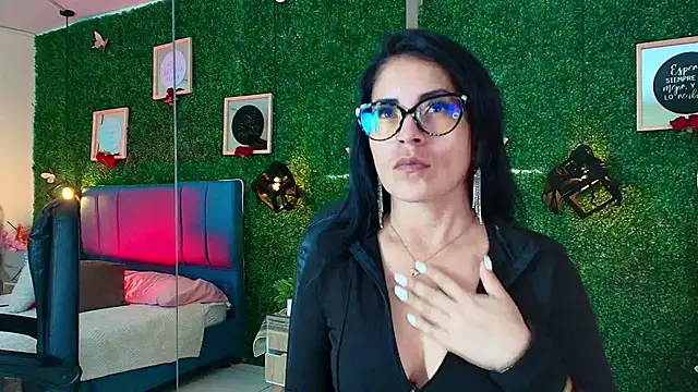 Linagh  online show from 10, 11, 2025