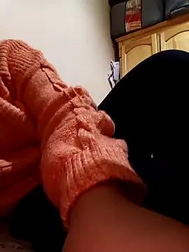 Mroma89six online show from 4, 12, 2025