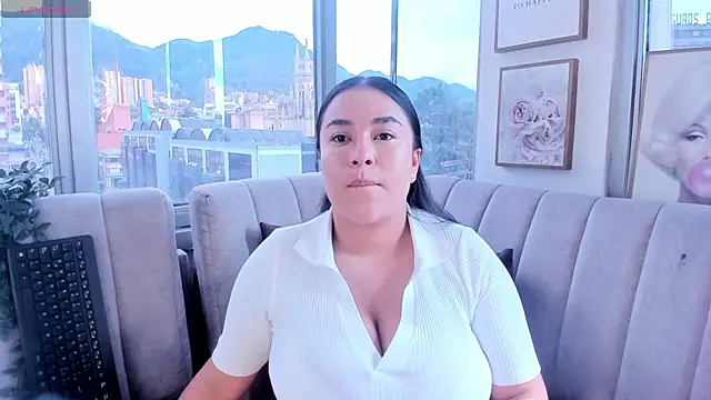 Snapshot of Zoey_thompson chatting on 4, 10, 2025 Zoey thompson online show from 4, 10, 2025