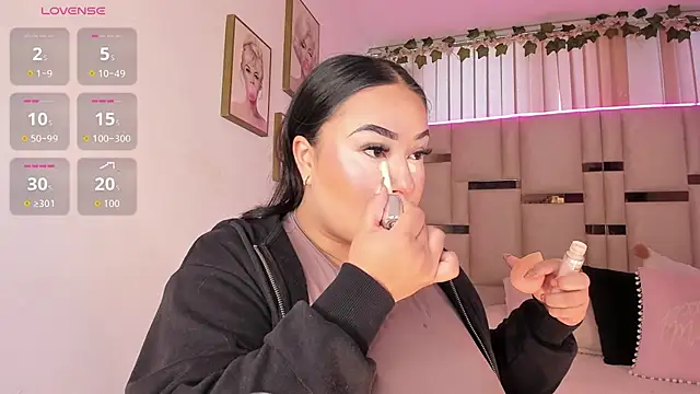 Snapshot of Zoey_thompson chatting on 15, 11, 2025 Zoey thompson online show from 15, 11, 2025