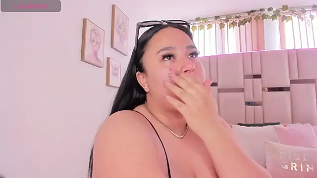 Snapshot of Zoey_thompson chatting on 2, 12, 2025 Zoey thompson online show from 2, 12, 2025