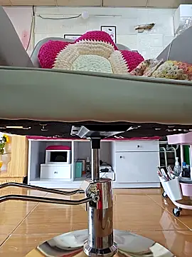 Snapshot of Nail_Yummy chatting on 15, 12, 2025 Nail Yummy online show from 15, 12, 2025