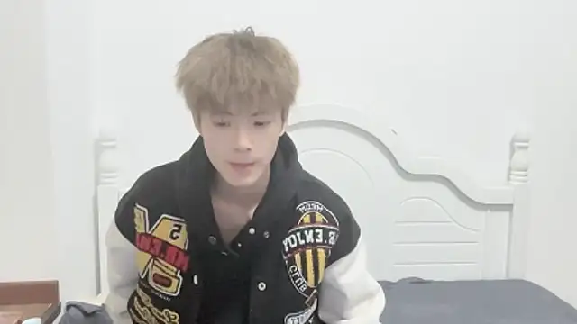 linger2563 online show from 26, 10, 2025