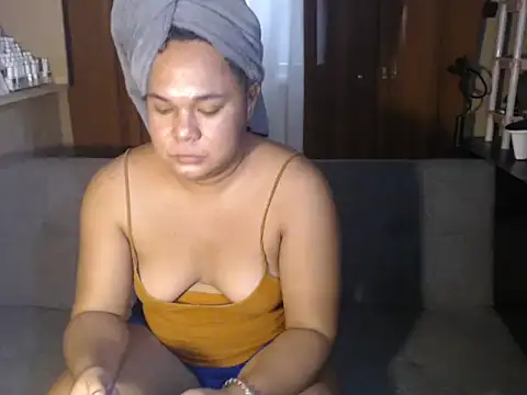 Snapshot of roseluv_hot chatting on 8, 5, 2026 roseluv hot online show from 8, 5, 2026
