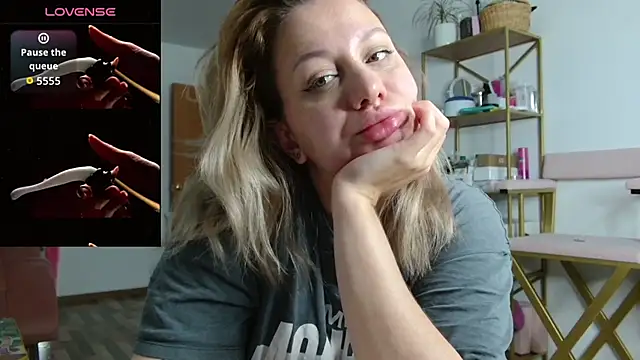 Avrora  Love online show from 22, 10, 2025