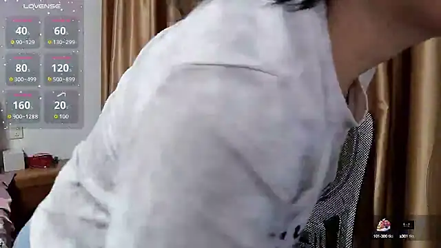 Snapshot of Haili-1 chatting on 1, 10, 2025 Haili-1 online show from 1, 10, 2025