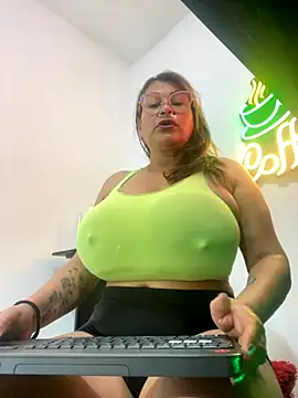 Snapshot of AlexxiaaMat chatting on 11, 9, 2025 AlexxiaaMat online show from 11, 9, 2025