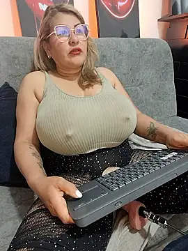 Snapshot of AlexxiaaMat chatting on 9, 1, 2026 AlexxiaaMat online show from 9, 1, 2026