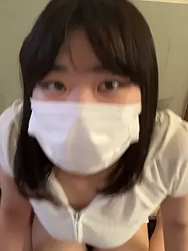 Snapshot of -SAKI-xx chatting on 3, 10, 2025 -SAKI-xx online show from 3, 10, 2025