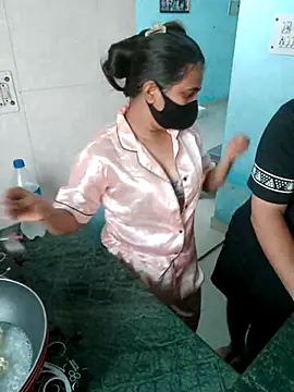 hotty-sapna online show from 16, 9, 2025