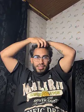 Snapshot of TU-MORENOO chatting on 22, 9, 2025 TU-MORENOO online show from 22, 9, 2025